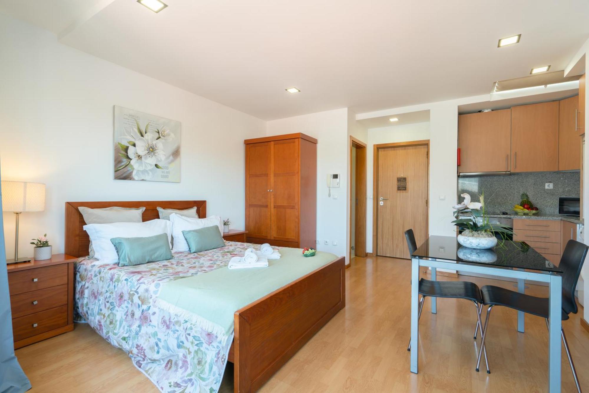 Appartamento Host Wise - Bright Quiet Flats - Prime Location OOporto Esterno foto