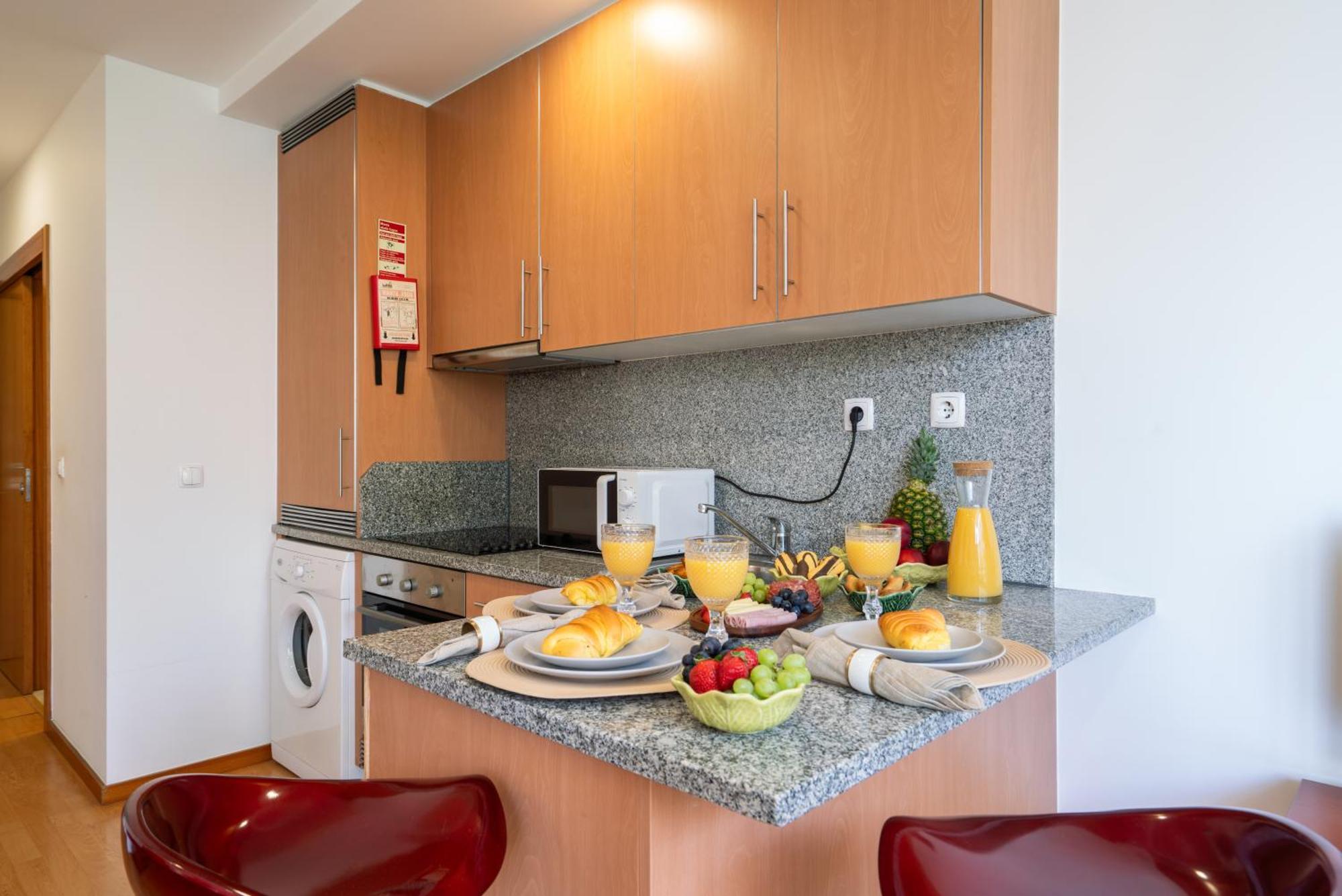Appartamento Host Wise - Bright Quiet Flats - Prime Location OOporto Esterno foto