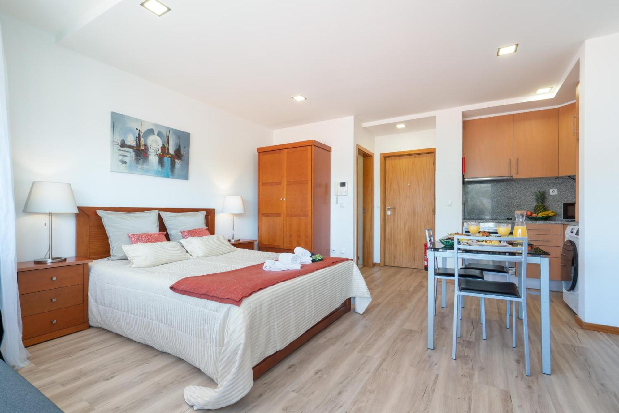 Appartamento Host Wise - Bright Quiet Flats - Prime Location OOporto Esterno foto